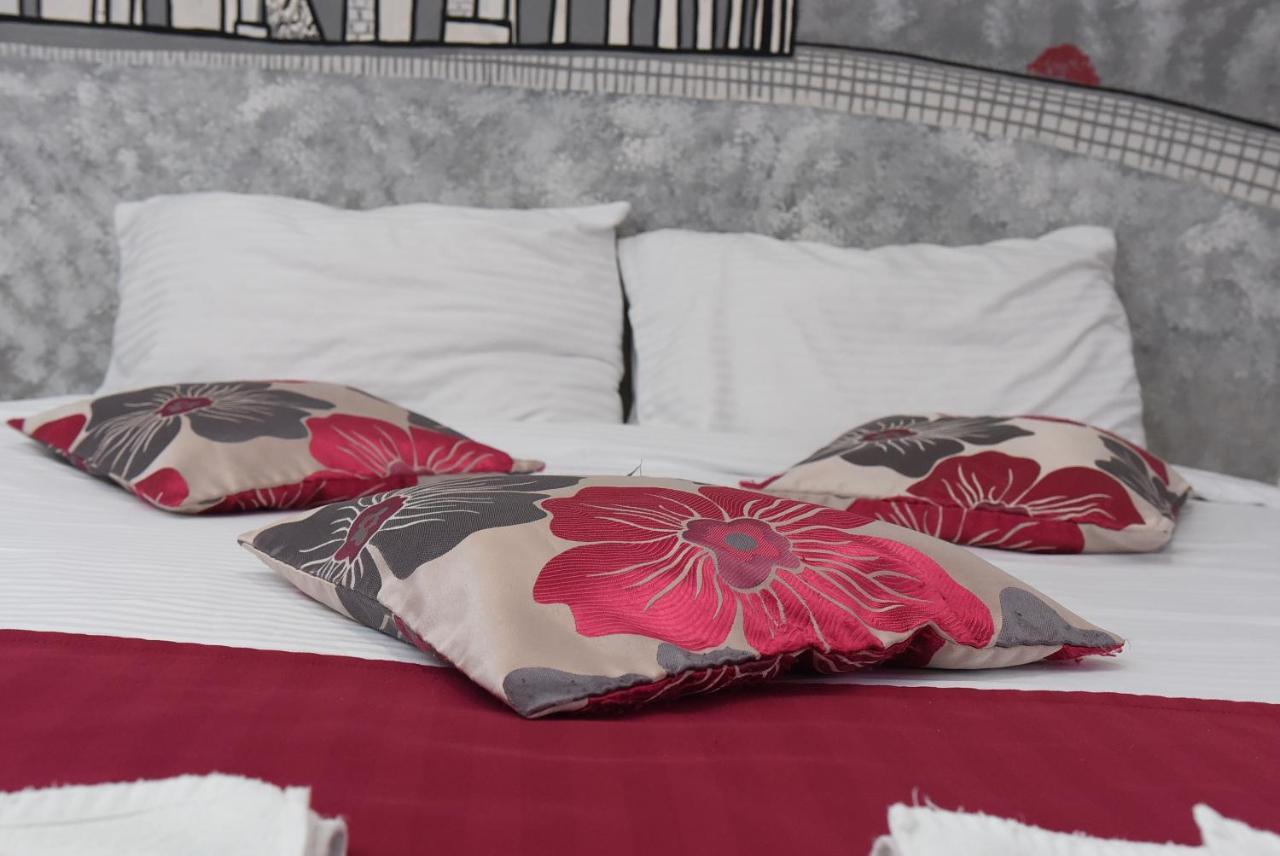 City Boutique Rooms Skopje Esterno foto